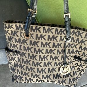 Michael Kors Logo tote